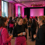 Frauen netzwerken bei Event in Wien